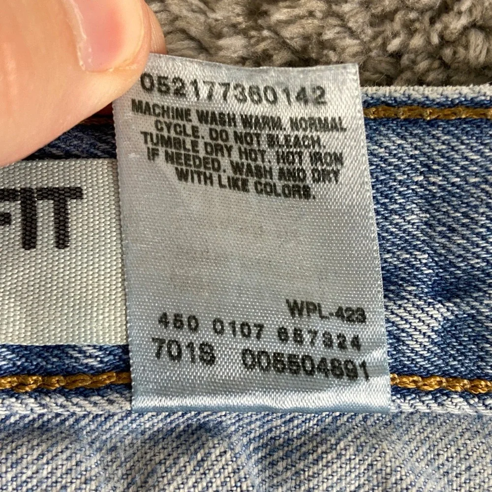 Levis measurements waist